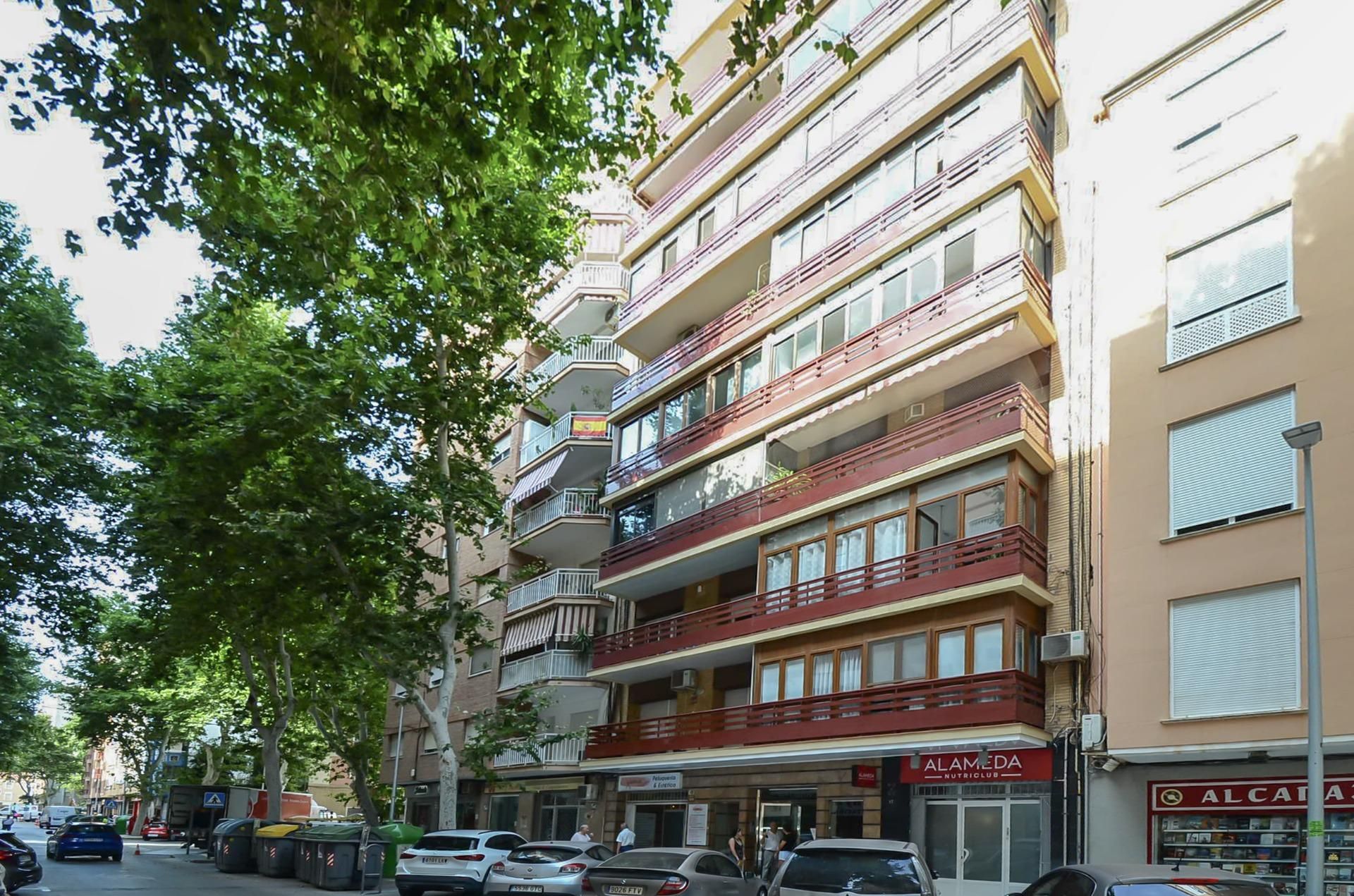 Vista exterior de Pis en venda en Cartagena amb Terrassa, Balcó i Alarma