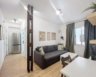 Sala d'estar de Apartament per a compartir en  Madrid Capital amb Aire condicionat i Terrassa