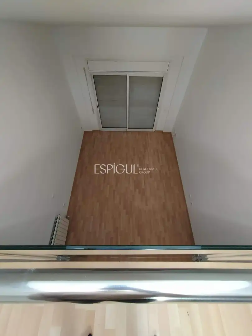 Schlafzimmer von Maisonette zum Verkauf in Girona mit Klimaanlage, Heizung und Parkett