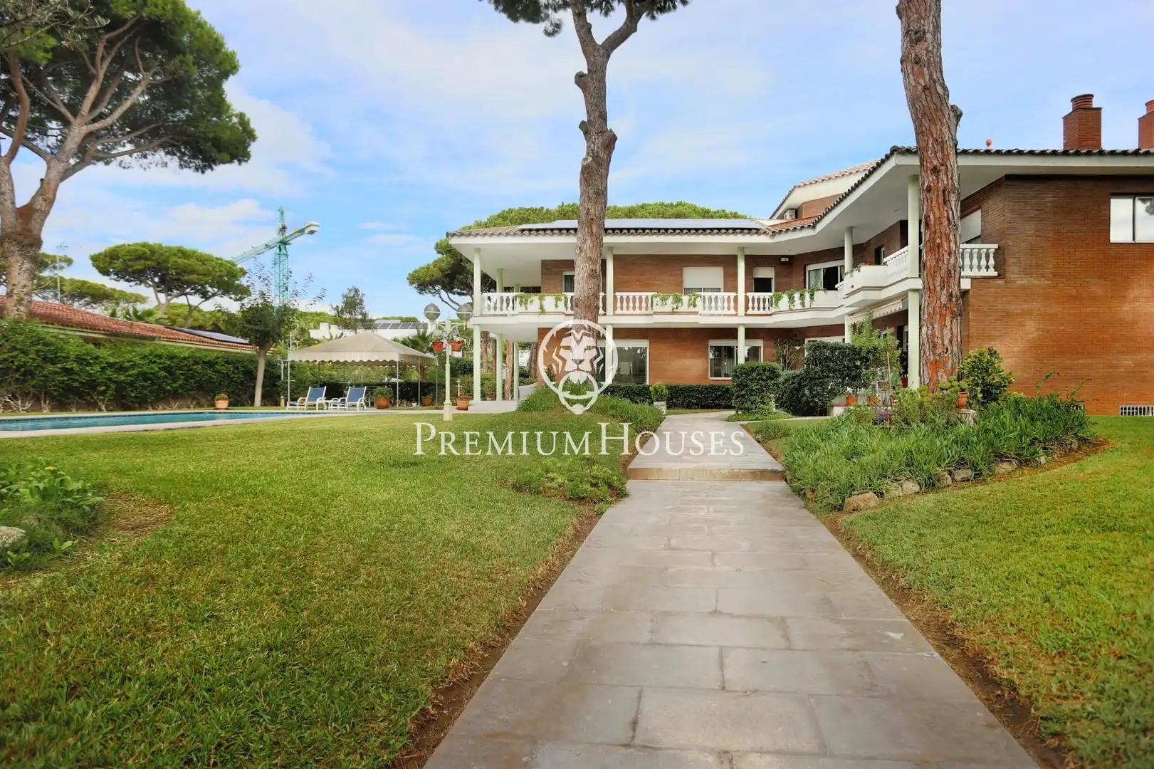House with pool for sale in La Pineda, imagen 4