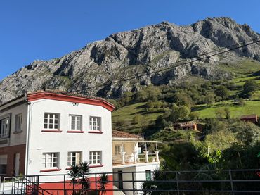 Casa con jardín en venta en Morcín - CL CARRETERA GENERAL-LA FOZ 36