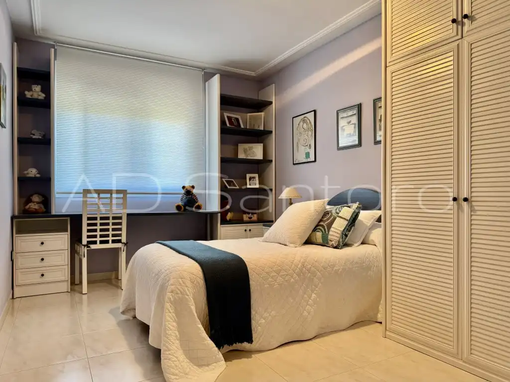 Habitación de Casa adosada en venta en Vilanova i la Geltrú