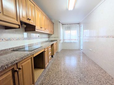 Flat with lift for sale in Elche ciudad