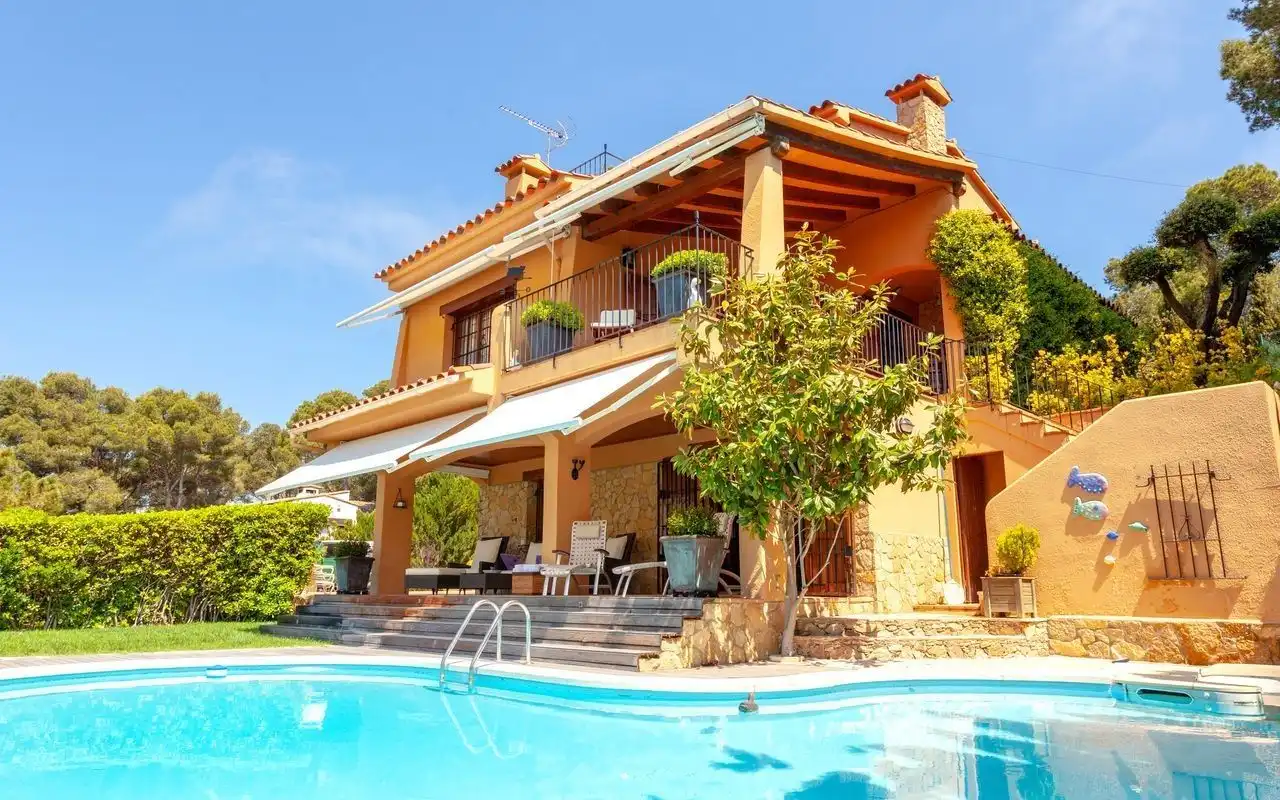 Detached house with pool for sale in Illa Negra, imagen 2