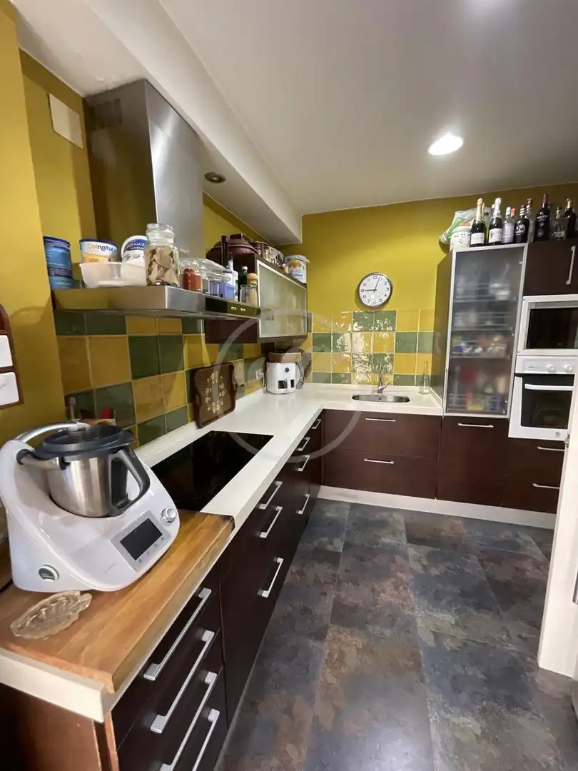 Küche von Wohnung zum Verkauf in Linares mit Klimaanlage