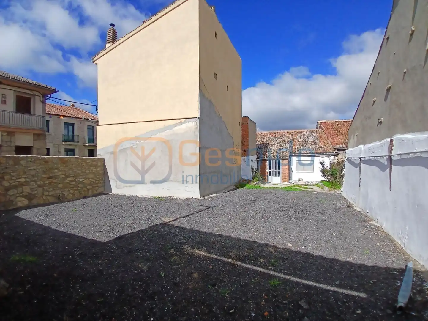 Vista exterior de Casa o chalet en venta en Navafría con Parquet