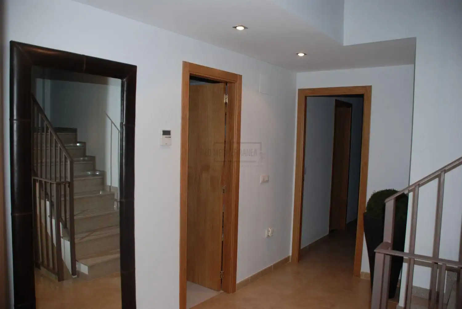 Einfamilien-Reihenhaus zum Verkauf in Gandia mit Klimaanlage, Terrasse und Abstellraum