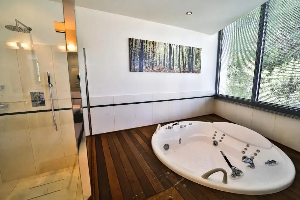 Baño de Casa o chalet de alquiler en Marbella con Aire acondicionado, Jardín privado y Terraza