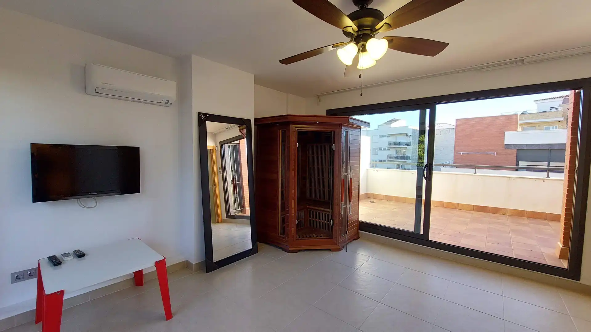 Terraza de Casa adosada en venta en Salou con Aire acondicionado, Calefacción y Jardín privado