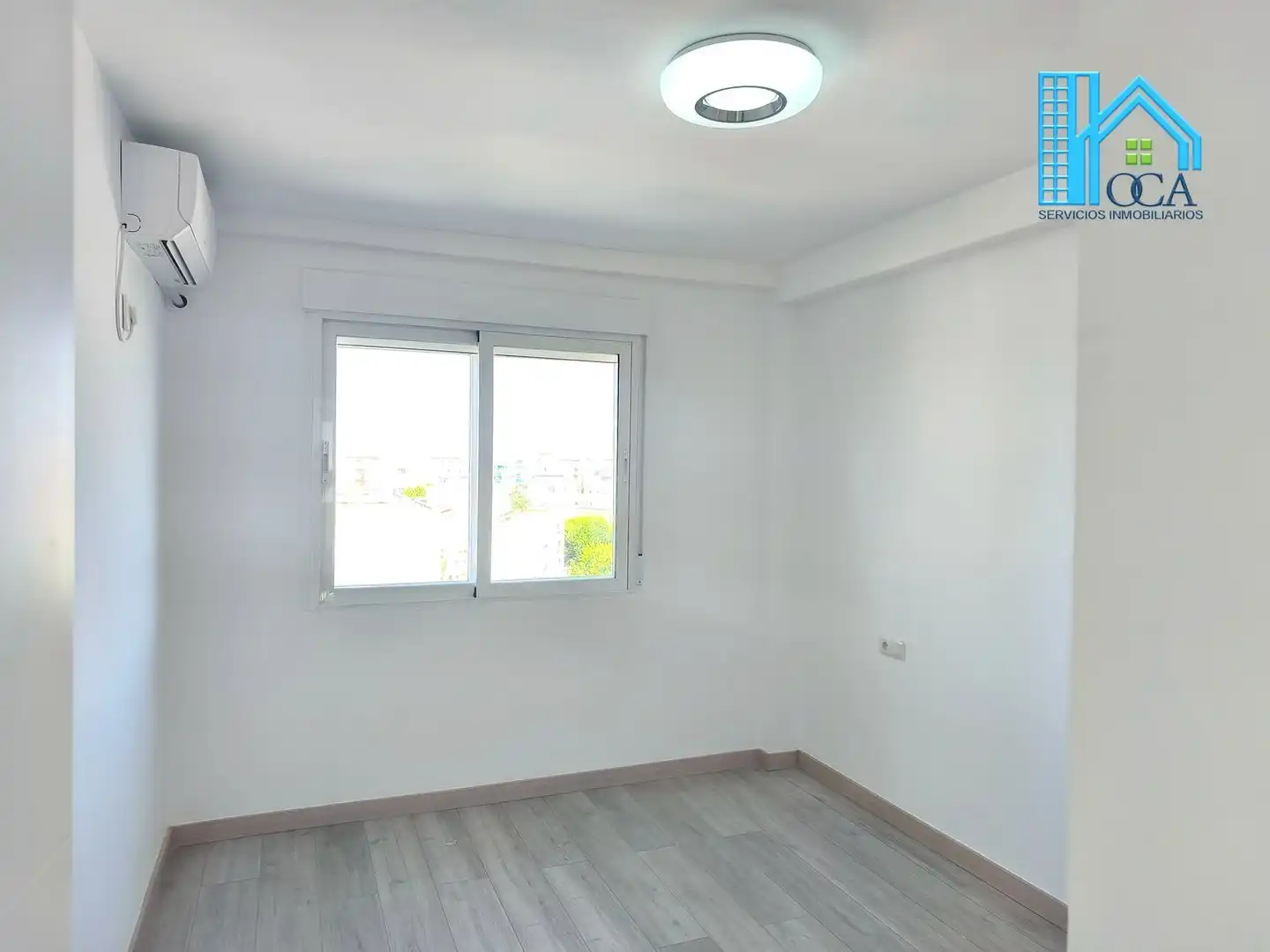 Habitación de Piso en venta en Móstoles con Aire acondicionado, Jardín privado y Piscina comunitaria