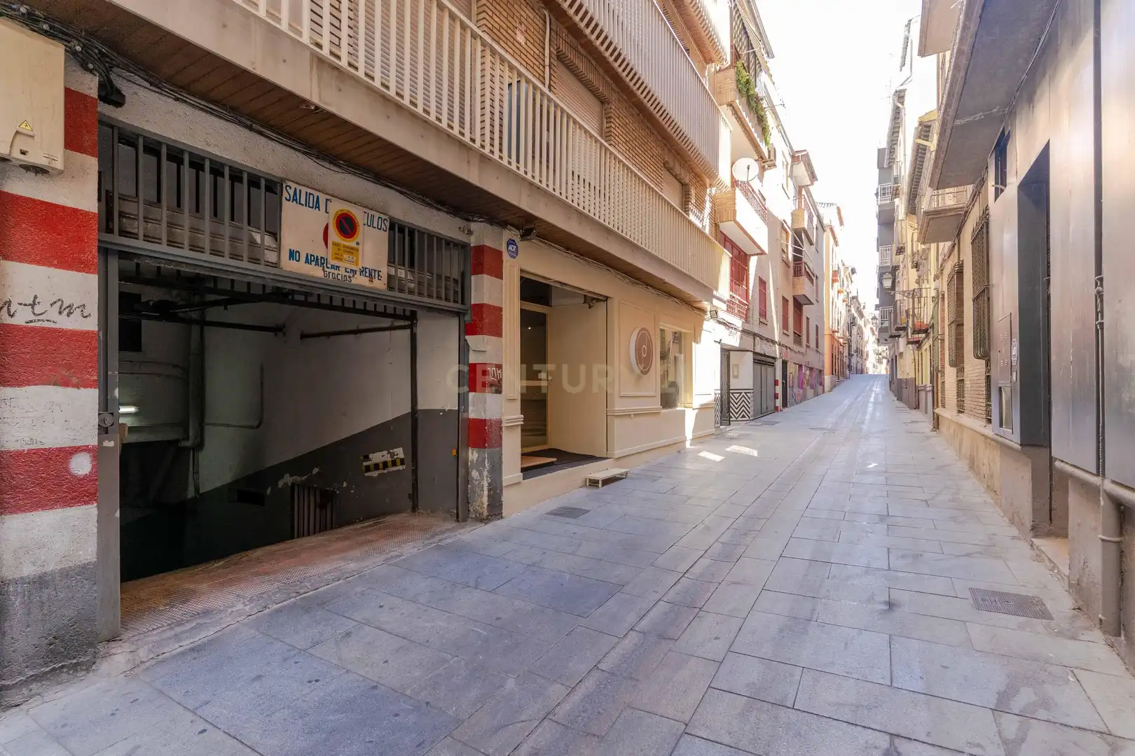 Vista exterior de Piso en venta en Granada con Trastero y Balcón