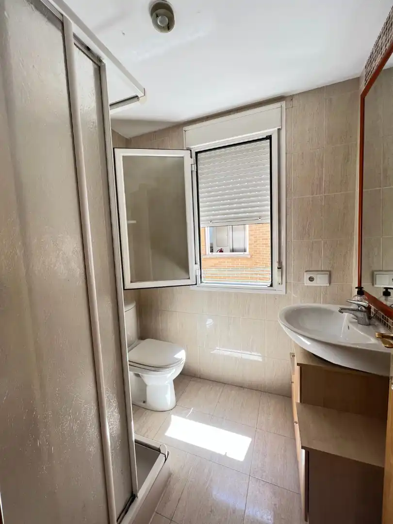Bathroom of Apartments for rent in Ciudad Real  with Furnished