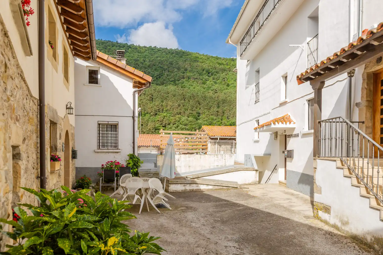 Exterior view of Houses for sale in Odieta  with Heating and Terrace