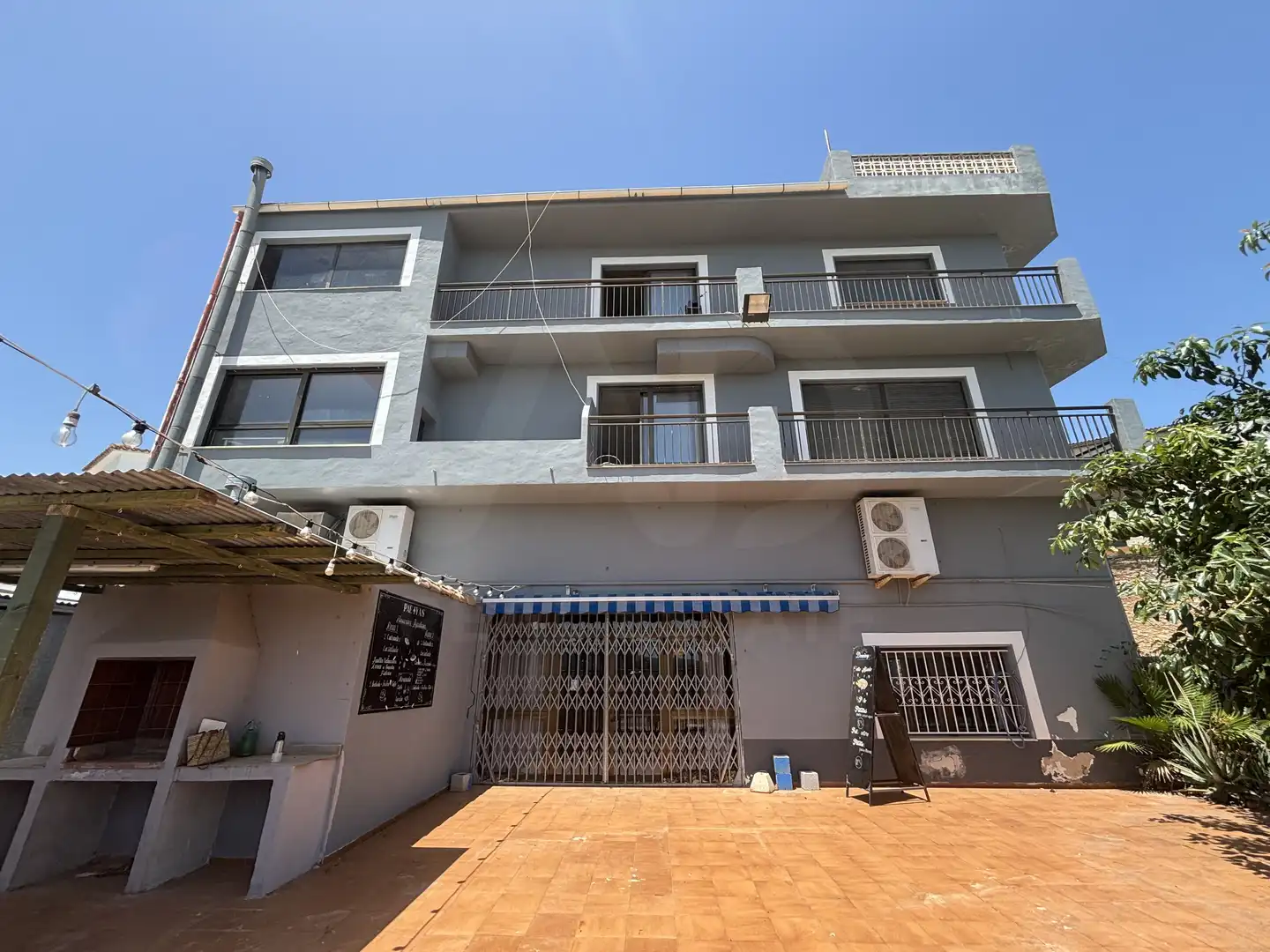 Vista exterior de Edificio en venta en Tormos