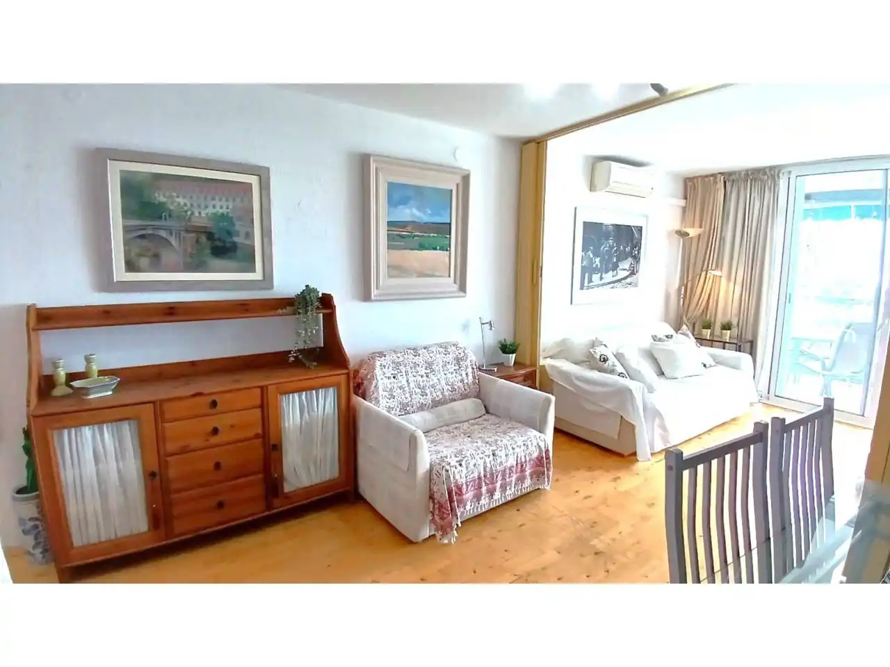 Sala d'estar de Apartament de lloguer en Cambrils amb Aire condicionat, Parquet i Terrassa