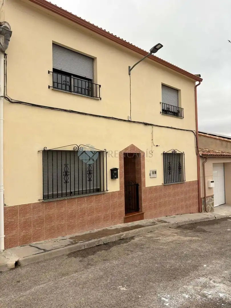 Vista exterior de Casa adosada en venta en Venta del Moro