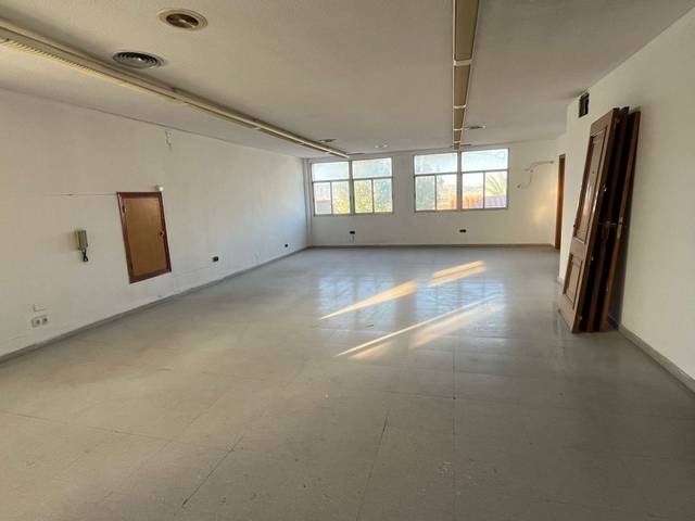 Oficina en Alquiler en C. Médico Federico Martinez Perez, 1, 03600 Elda,  en Campo Alto - Club de Campo