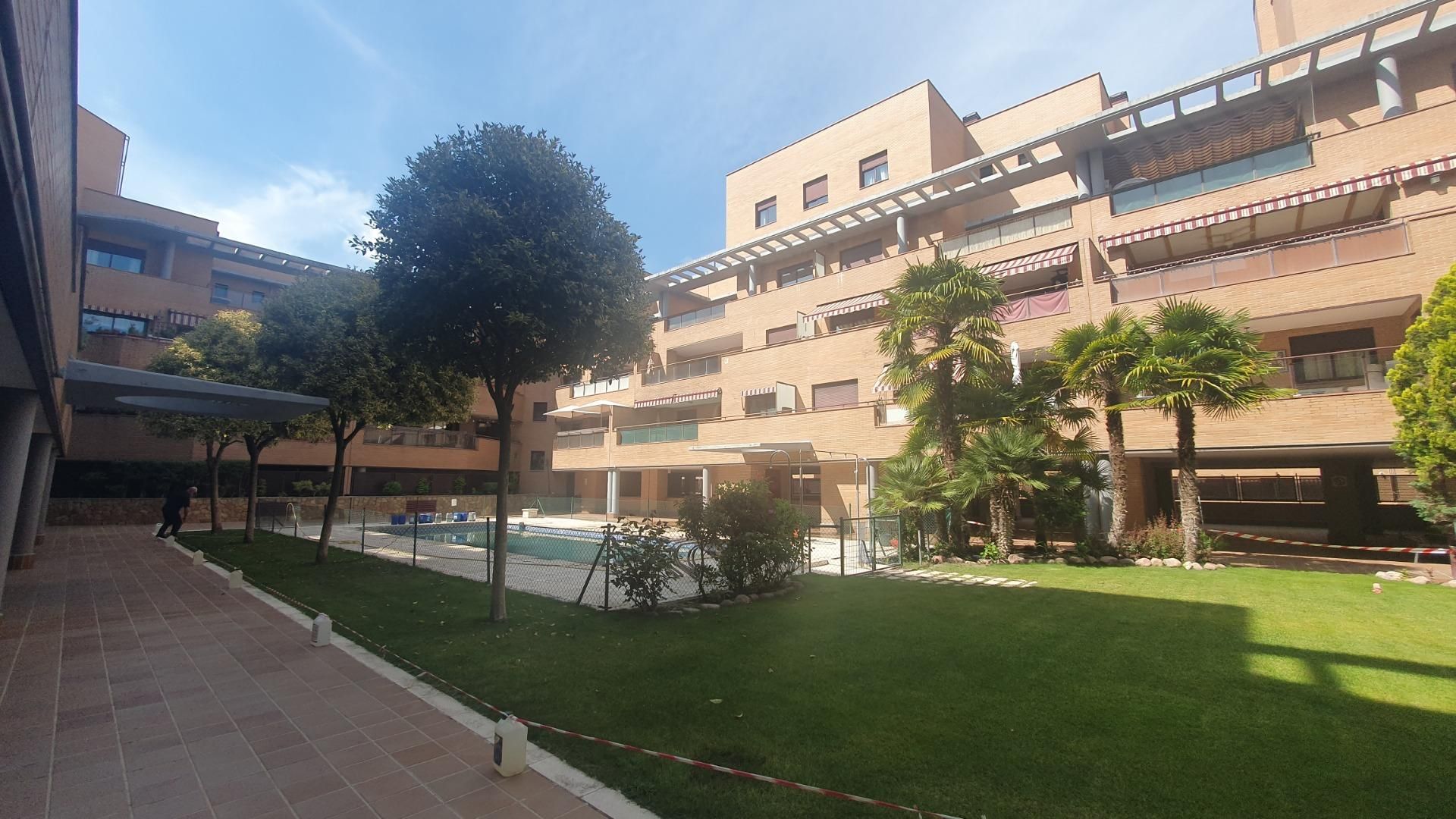 Exterior view of Flat for sale in Yebes  with Heating, Private garden and Terrace