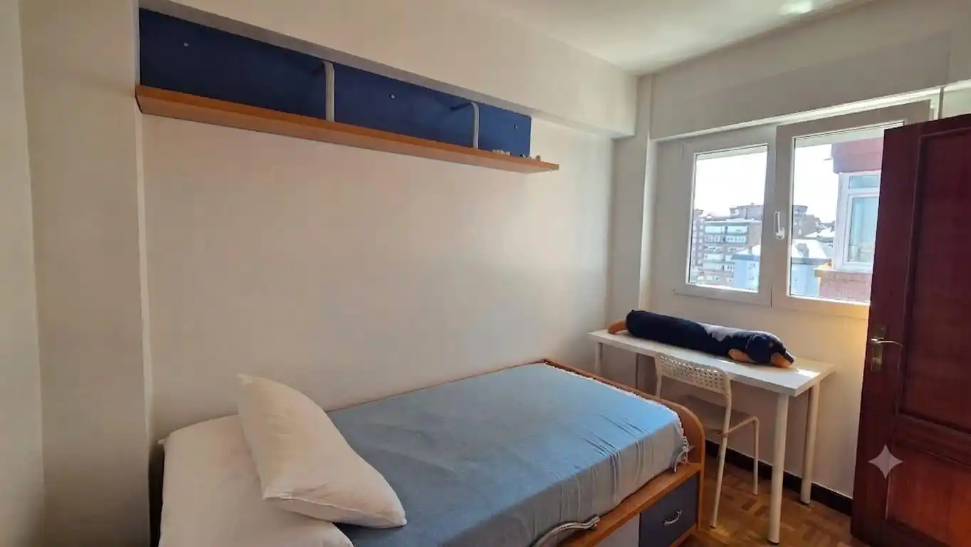 Schlafzimmer von Wohnung zur Miete in Santander mit Heizung, Parkett und Terrasse