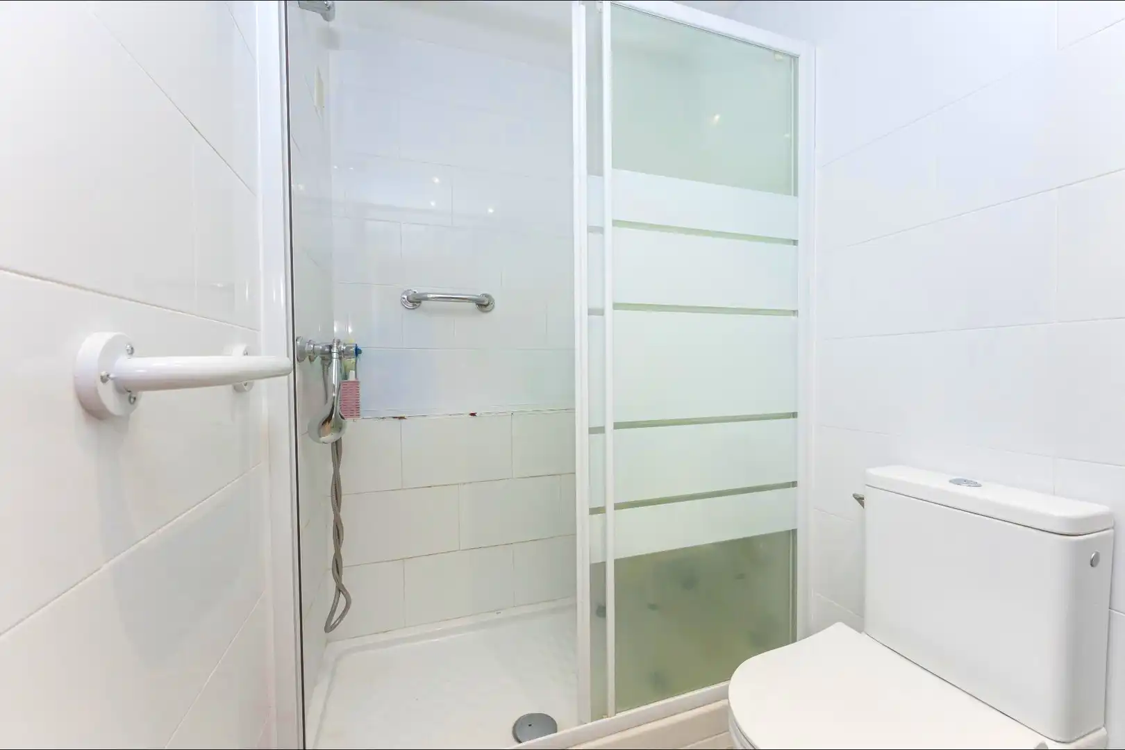 Bathroom of Flat for sale in Gavà  with Air Conditioner, Heating and Parquet flooring