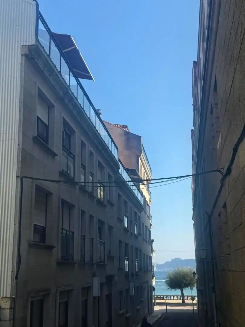 Vista exterior de Ático en venta en Sanxenxo con Calefacción, Parquet y Terraza