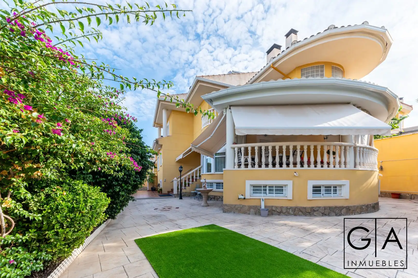 Vista exterior de Casa o chalet en venta en Petrer, Alicante