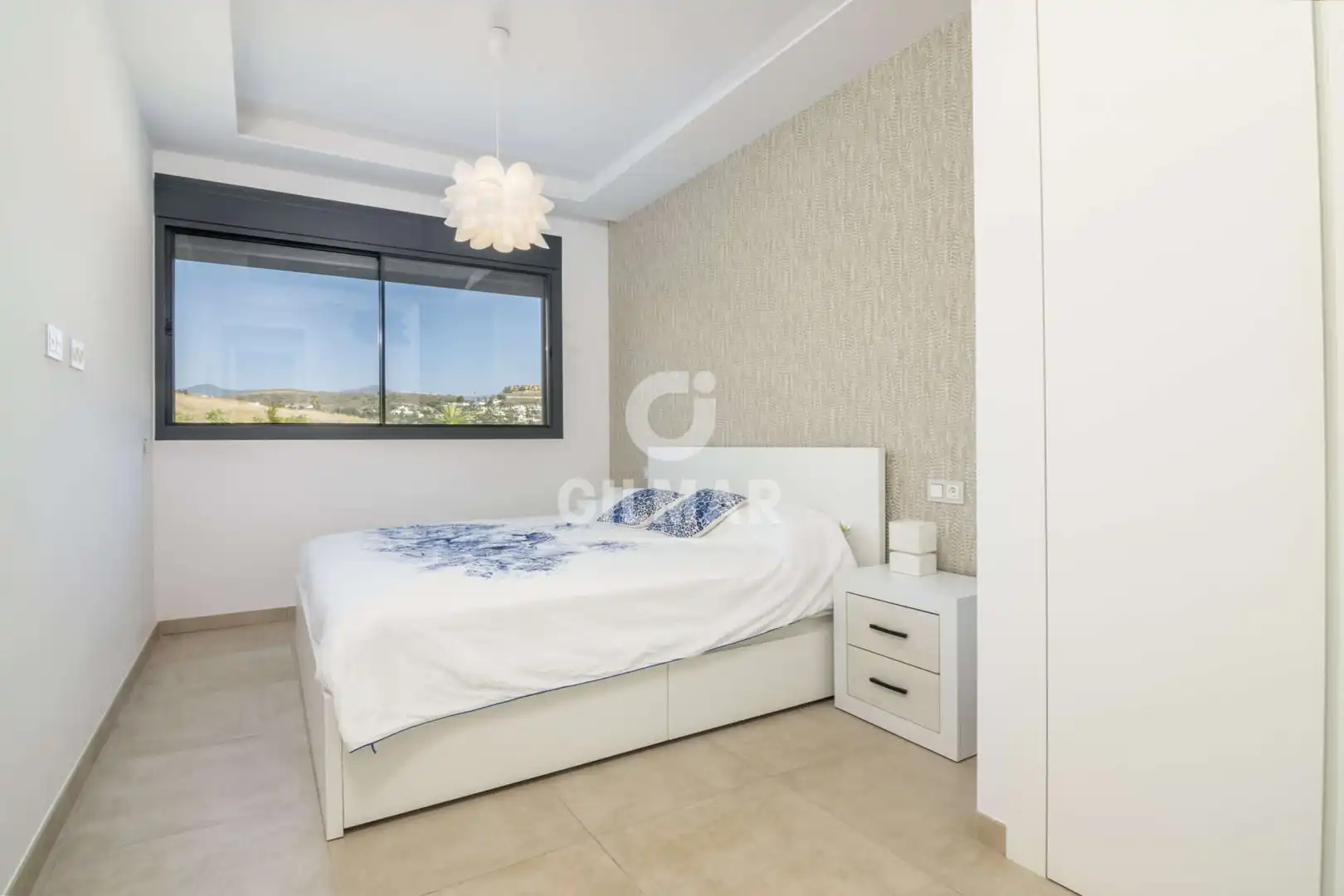 Dormitori de Apartament en venda en Estepona amb Calefacció, Traster i Piscina