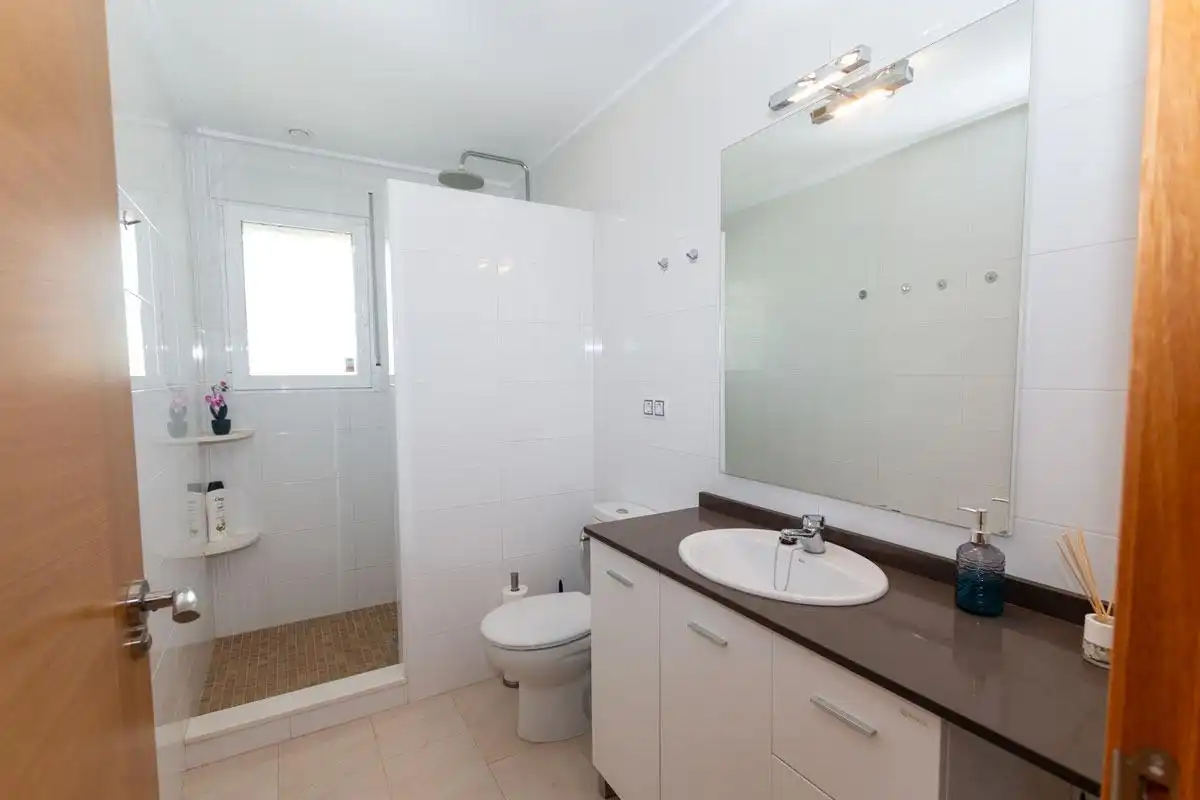 Bany de Apartament en venda en Orihuela amb Aire condicionat, Calefacció i Jardí privat
