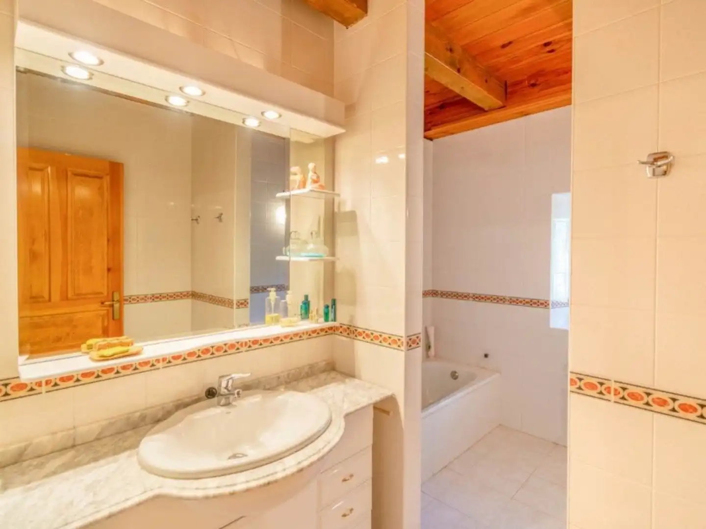 Bathroom of Country homes for sale in Uztárroz / Uztarroze