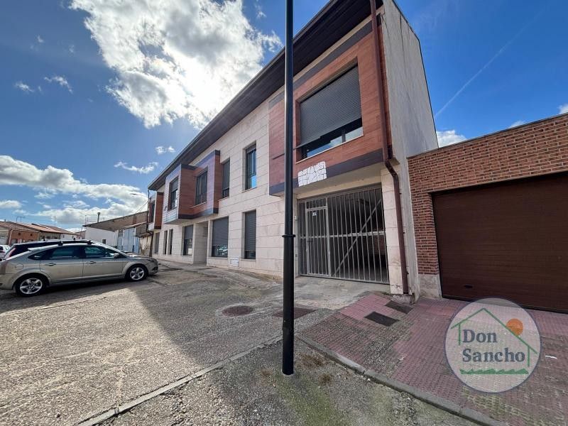 Vista exterior de Pis en venda en La Seca  amb Terrassa