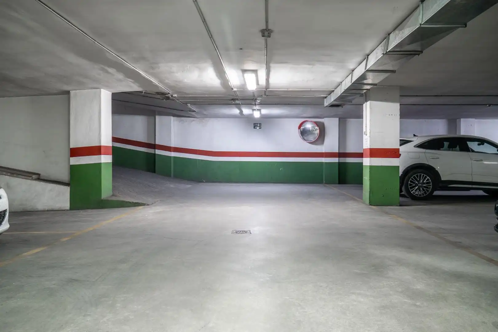 Parkplatz von Garage zum Verkauf in Granada