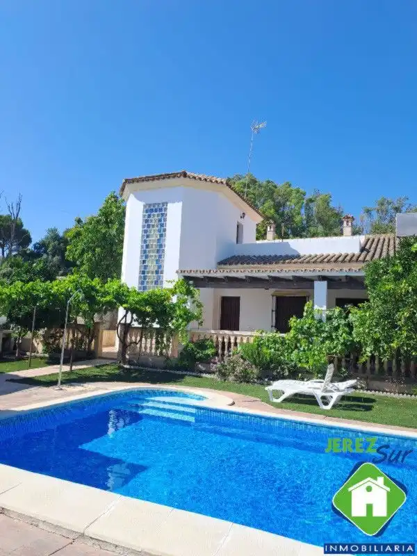 Casa con piscina en venta en Arcos de la Frontera