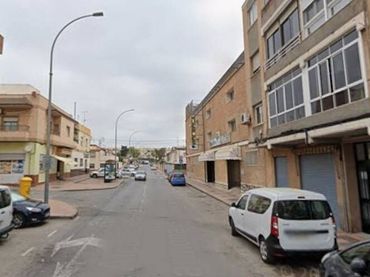 Piso con balcón en venta en Calle AL.MANUEL CARMONA-V.CARID