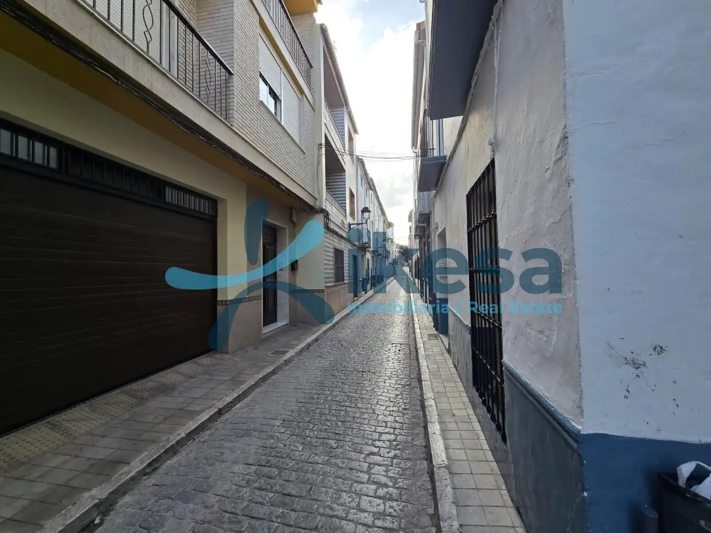 Außenansicht von Einfamilien-Reihenhaus zum Verkauf in Loja