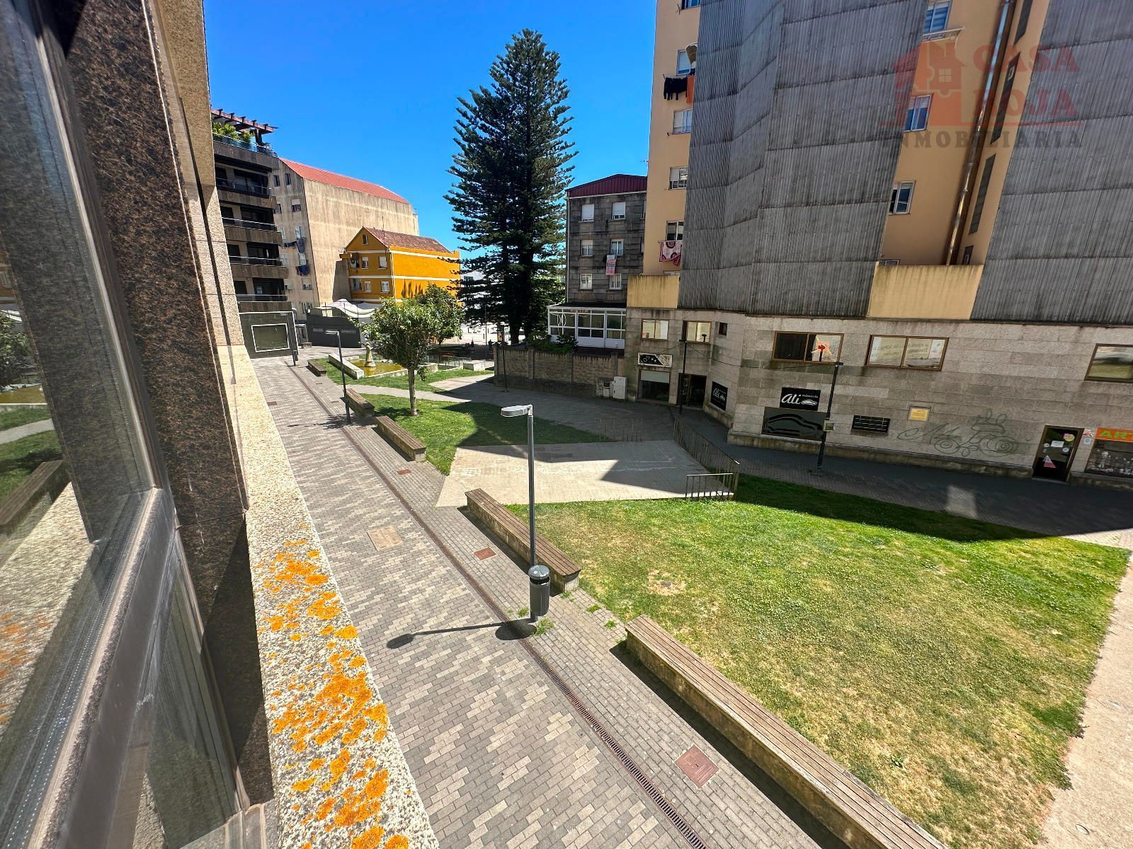 Vista exterior de Apartament en venda en Cangas  amb Calefacció i Traster