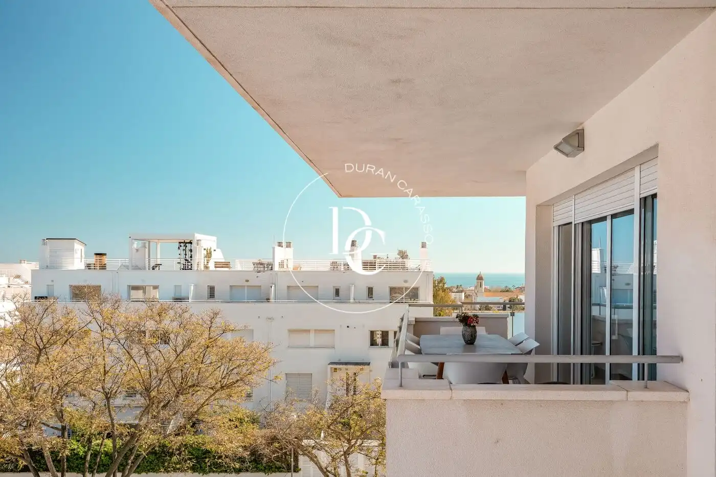 Vista exterior de Àtic en venda en Sitges amb Aire condicionat, Calefacció i Terrassa