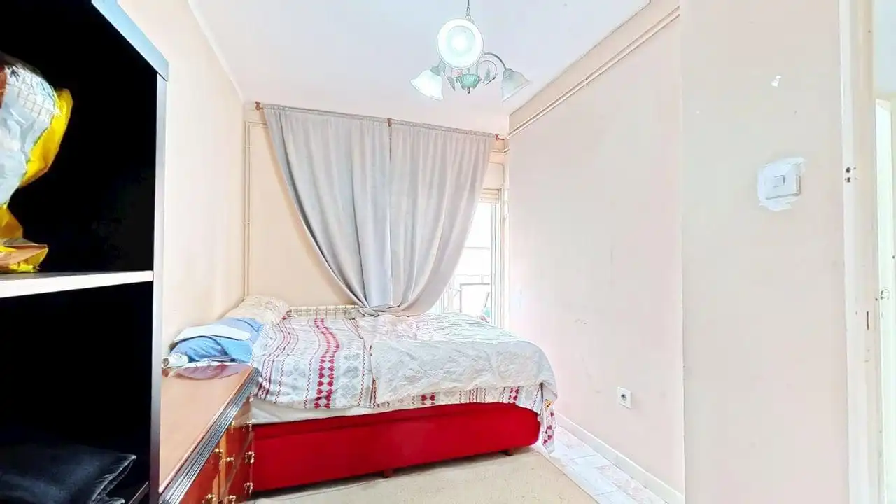 Habitación de Piso en venta en Madrid con Calefacción y Amueblado