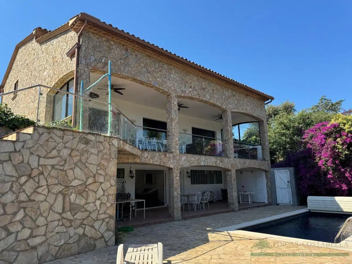 Casa amb terrassa en venda a Platja d'Aro