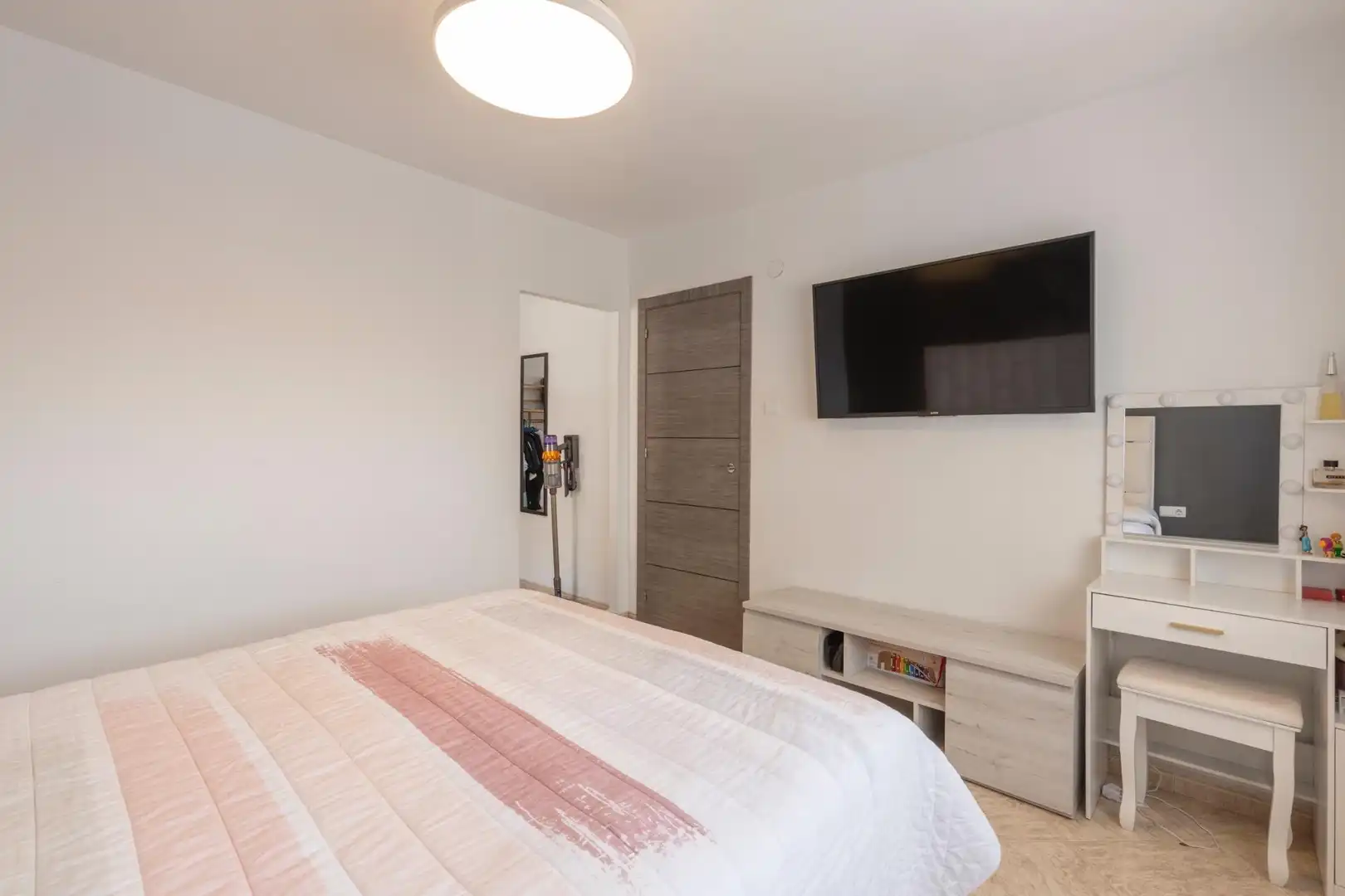 Habitación de Piso en venta en Granada con Aire acondicionado y Balcón
