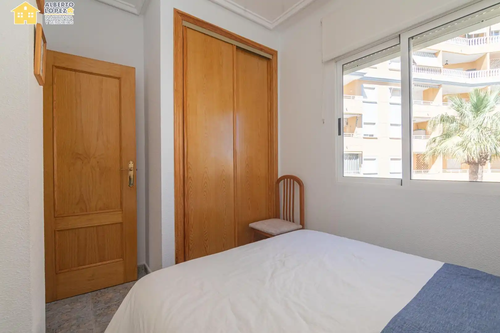 Bungalow with terrace for sale in Los Arenales del Sol, imagen 33