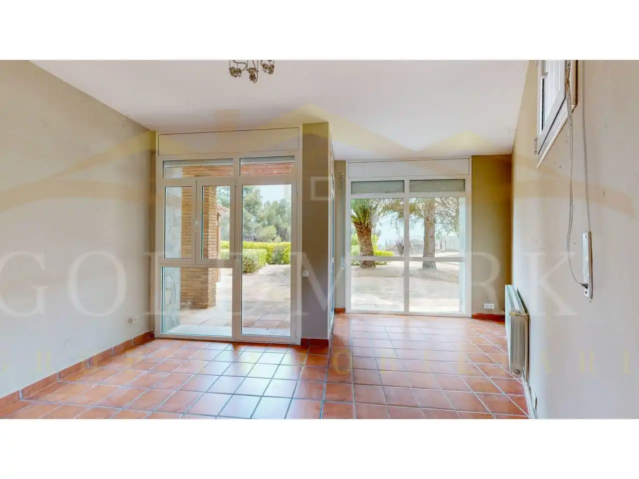 Sala d'estar de Casa o xalet en venda en Corbera de Llobregat amb Aire condicionat, Calefacció i Jardí privat