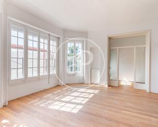 Bedroom of Flat for sale in  Barcelona Capital  with Heating