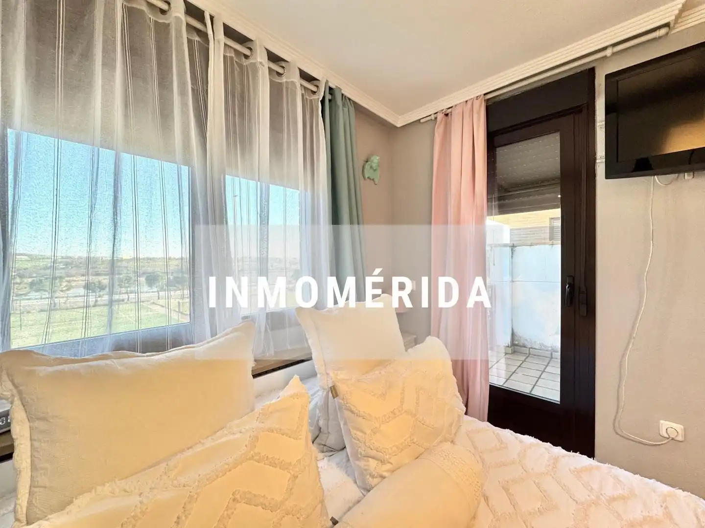 Habitación de Casa adosada en venta en Mérida con Aire acondicionado, Calefacción y Jardín privado