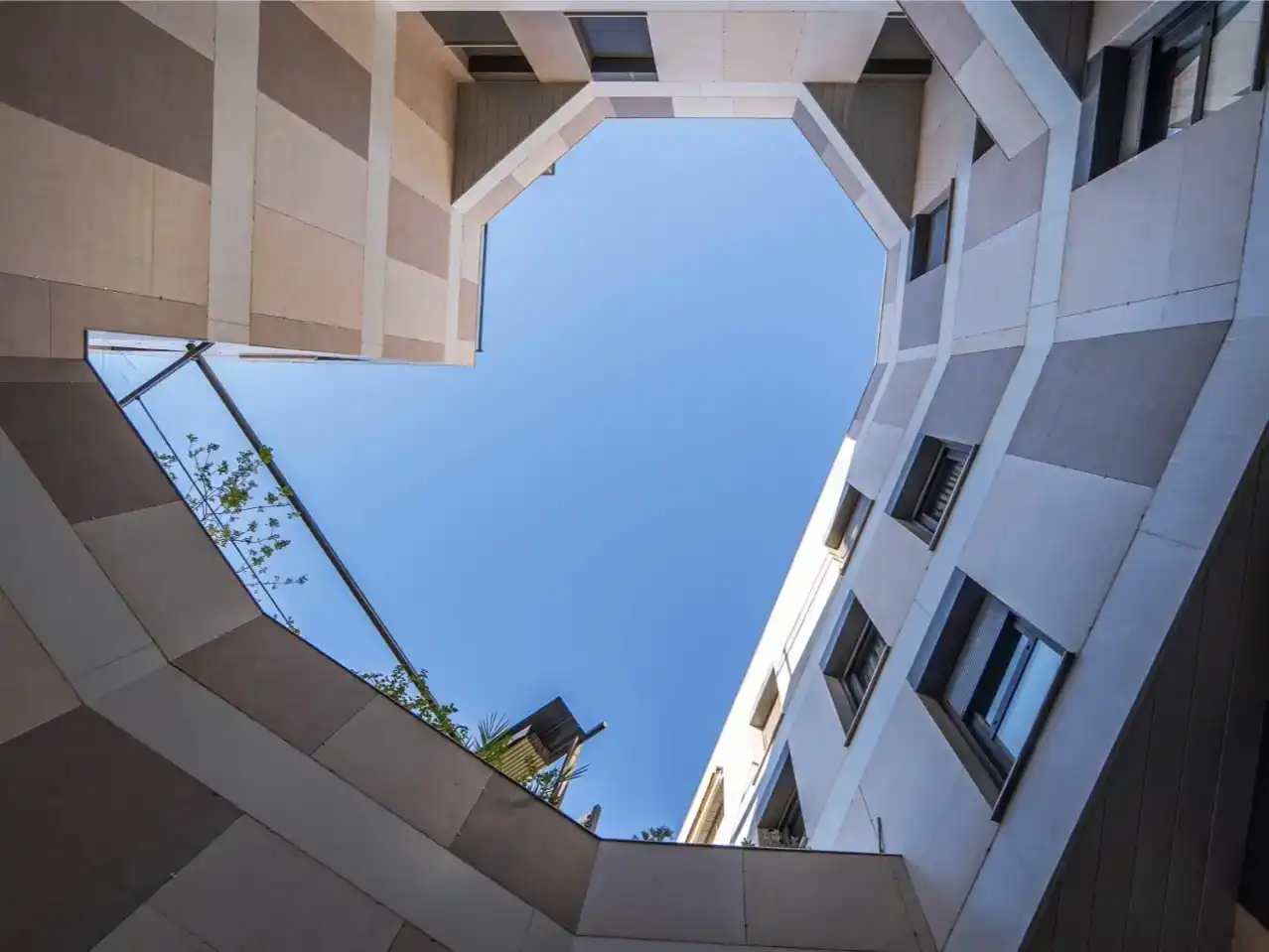 Exterior view of Flat for rent in Granada  with Air Conditioner, Swimming Pool and Furnished