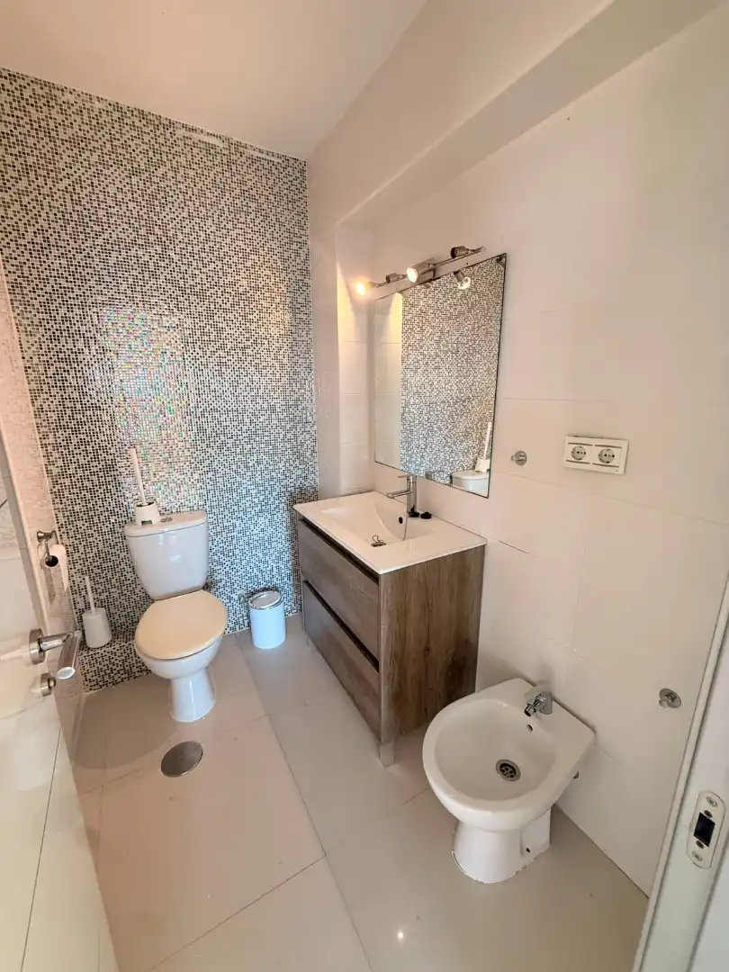 Bathroom of Flat for sale in Torremolinos  with Terrace and Community pool