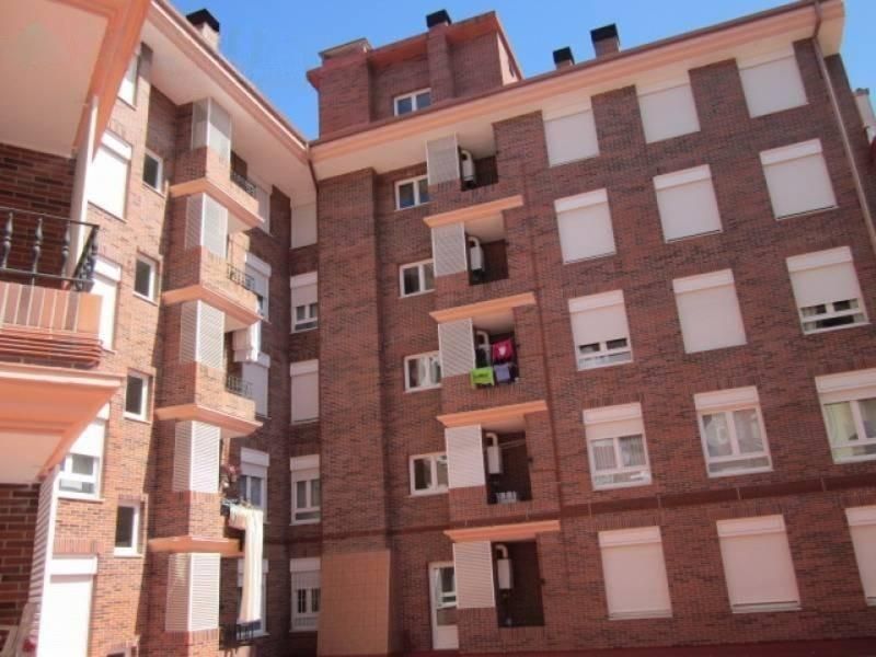 Vista exterior de Piso en venta en Usansolo con Trastero y Balcón