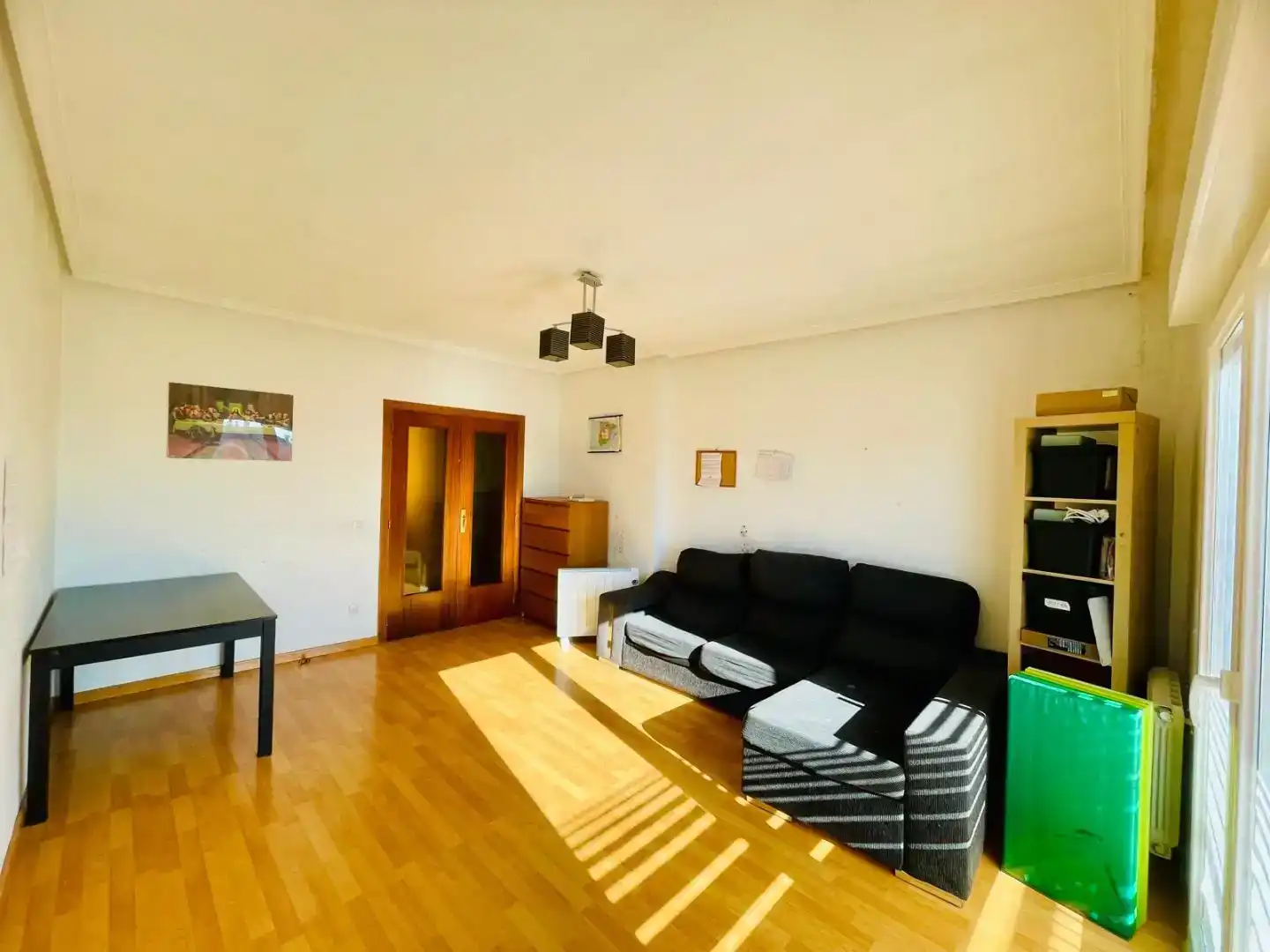 Sala d'estar de Pis en venda en Madrid amb Aire condicionat, Parquet i Balcó
