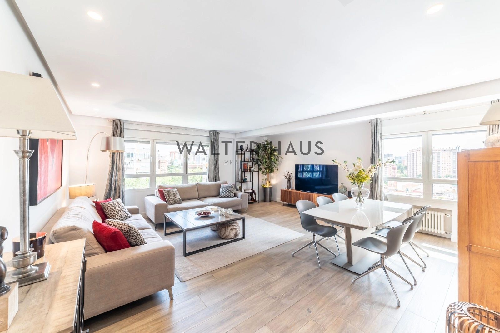 Sala de estar de Piso en venta en  Madrid Capital con Aire acondicionado, Calefacción y Horno