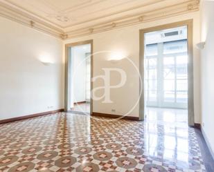 Flat to rent in  Barcelona Capital  with Air Conditioner, Heating and Terrace