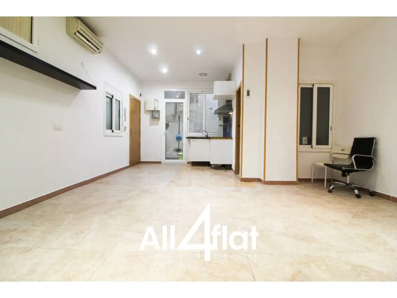 Küche von Wohnung zum Verkauf in L'Hospitalet de Llobregat mit Klimaanlage und Alarm